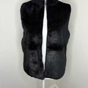 Designers Originals Black Faux Fur Vest. Petite Large
